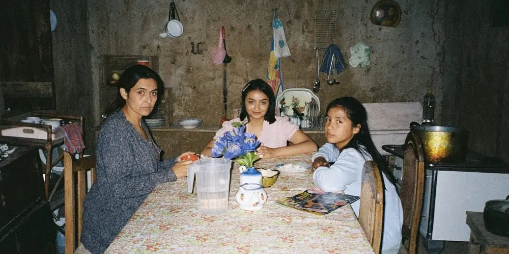 Entrevista a Laura Donoso Directora de 'Sariri': "Nos interesaba trabajar esa violencia que se cuela por debajo, impregnada en lo cotidiano."